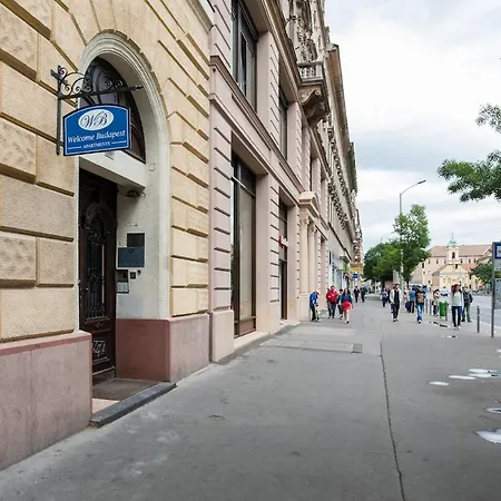 Bandy's * Budapeste